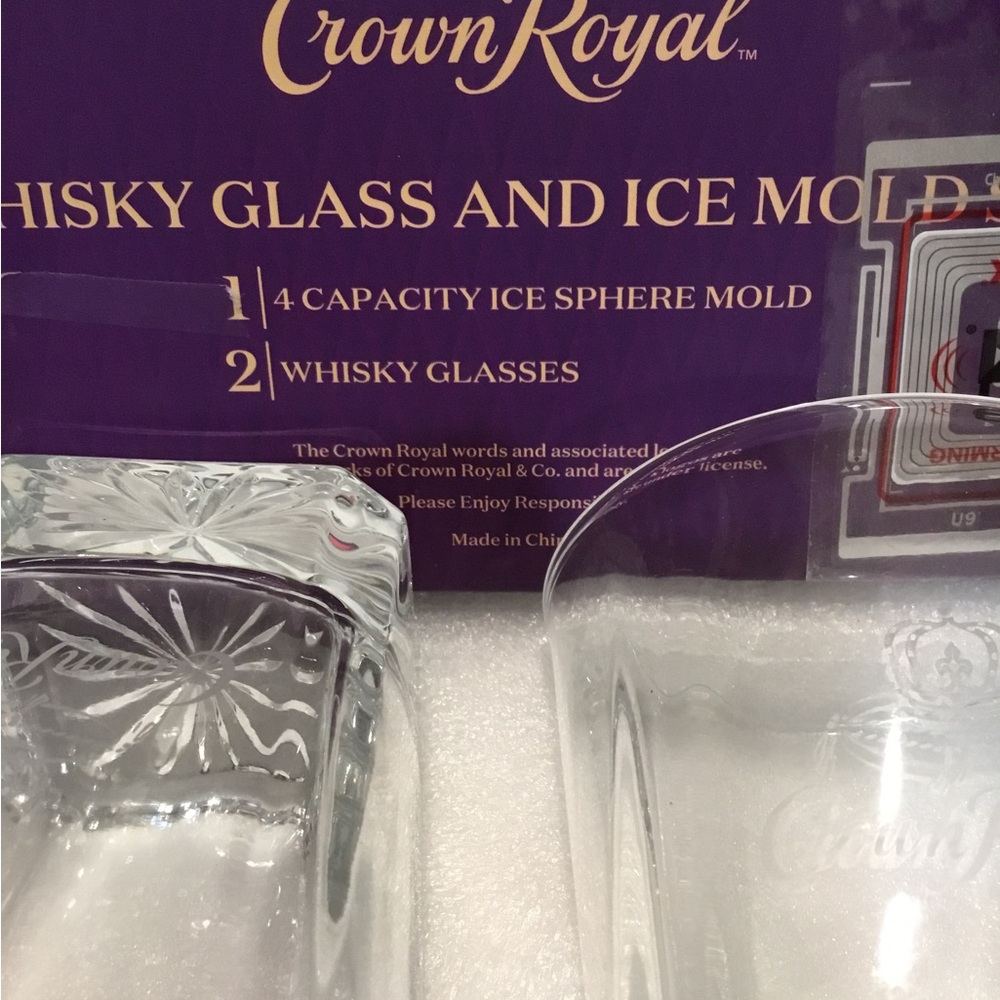 Crown Royal Clear Whisky Glasses (Set of 2 with Ice Mold)